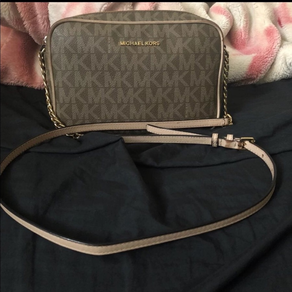 Michael Korrs crossbody